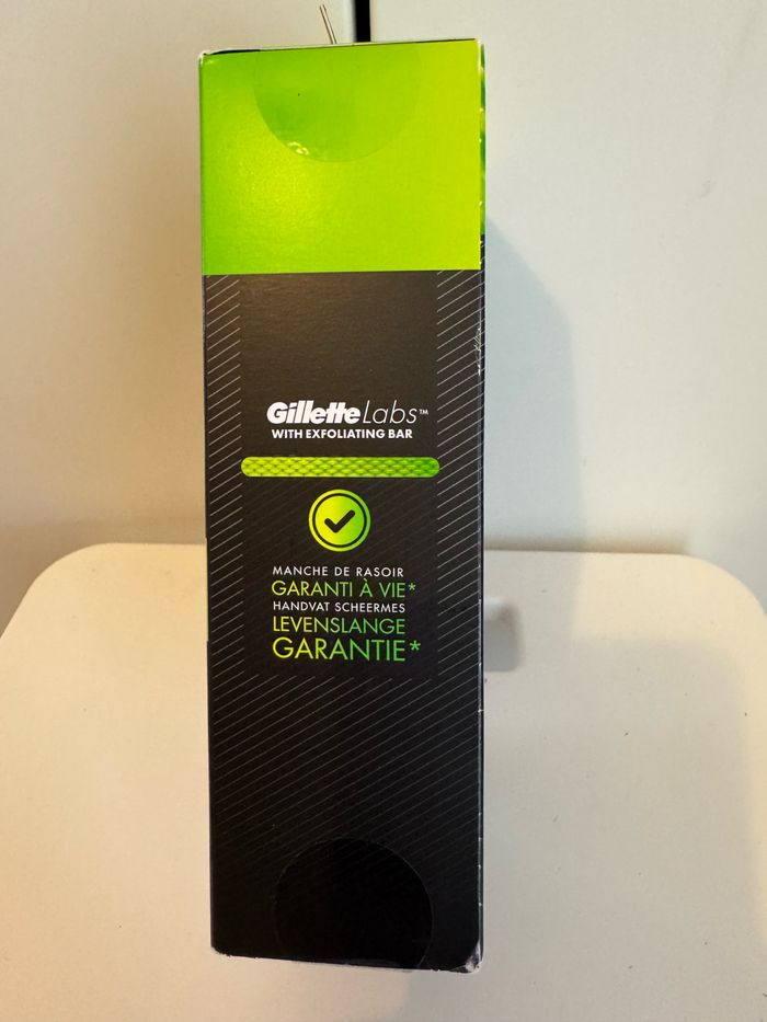 Gillette’s labs avec support et recharges - photo numéro 4