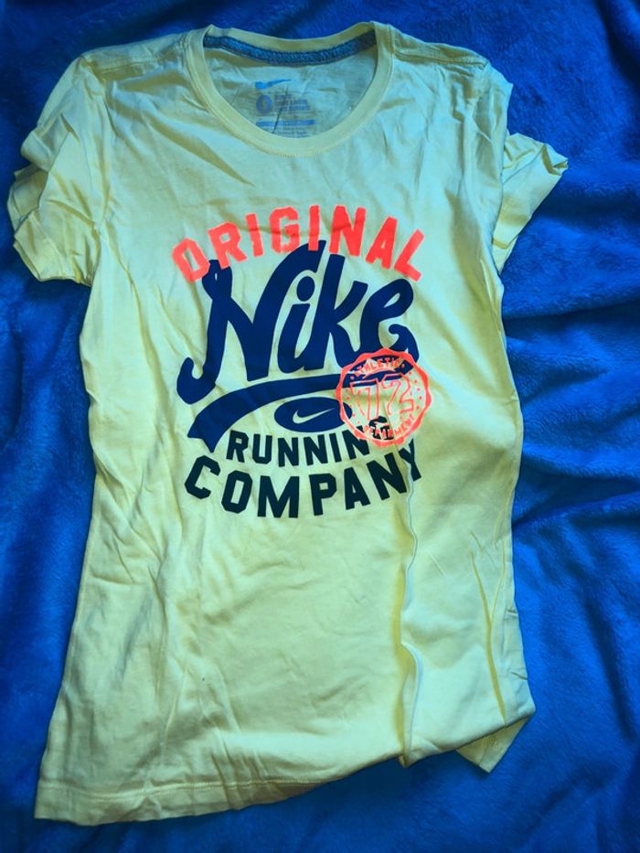 T-shirt nike