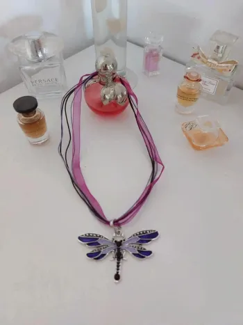 Collier pendentif libellule