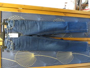 Jean slim bleu camaïeu neuf 34