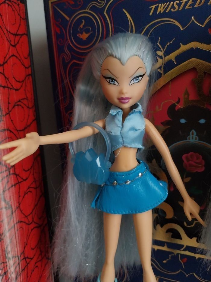 Poupée Icy Trix Winx Club 2004 Rainbow Mattel Rare - photo numéro 2
