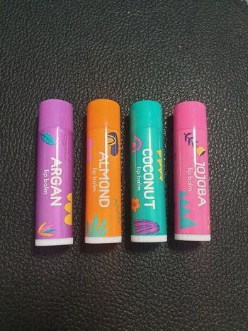 Lot de 4 baumes à lèvres