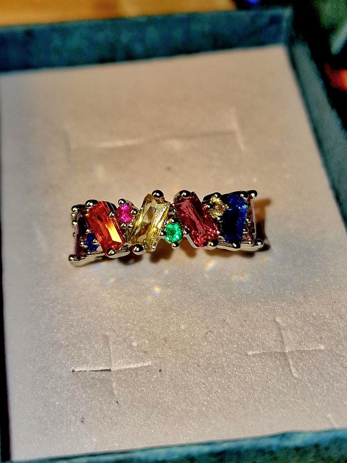 Bague incrustée de cristaux - photo numéro 2