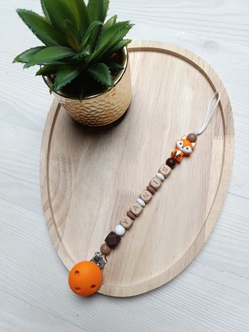 Attache tétine personnalisée