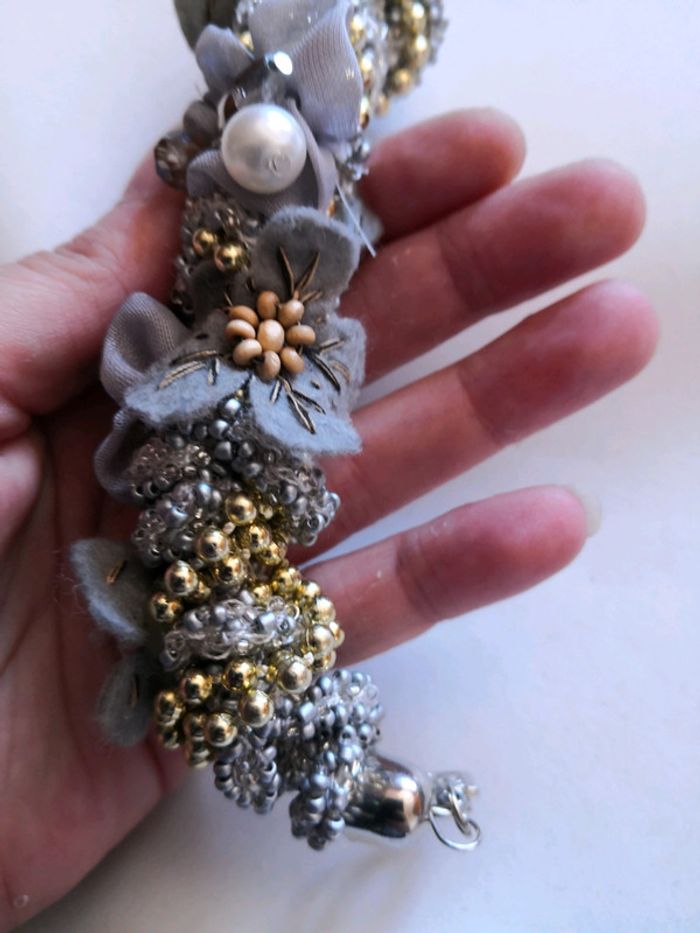 Bracelet feutrine et perles - photo numéro 4