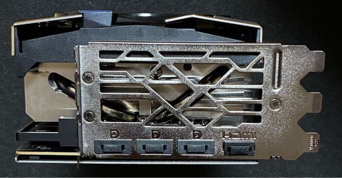 MSI-RTX-4090-SUPRIM. - photo numéro 4