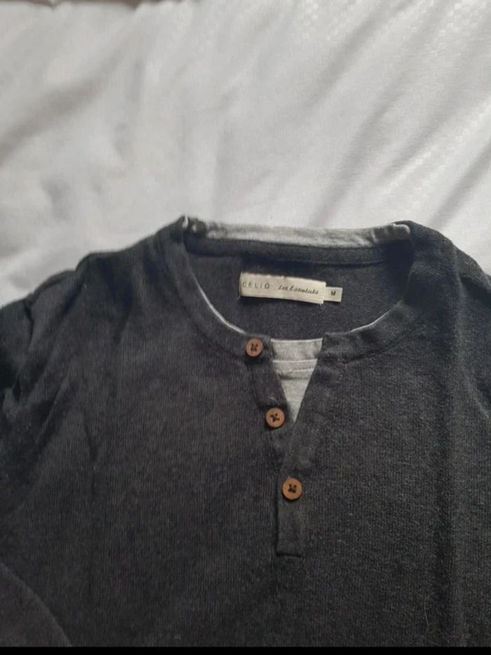 Pull . homme.  gris . Celio. 38/40 - photo numéro 2