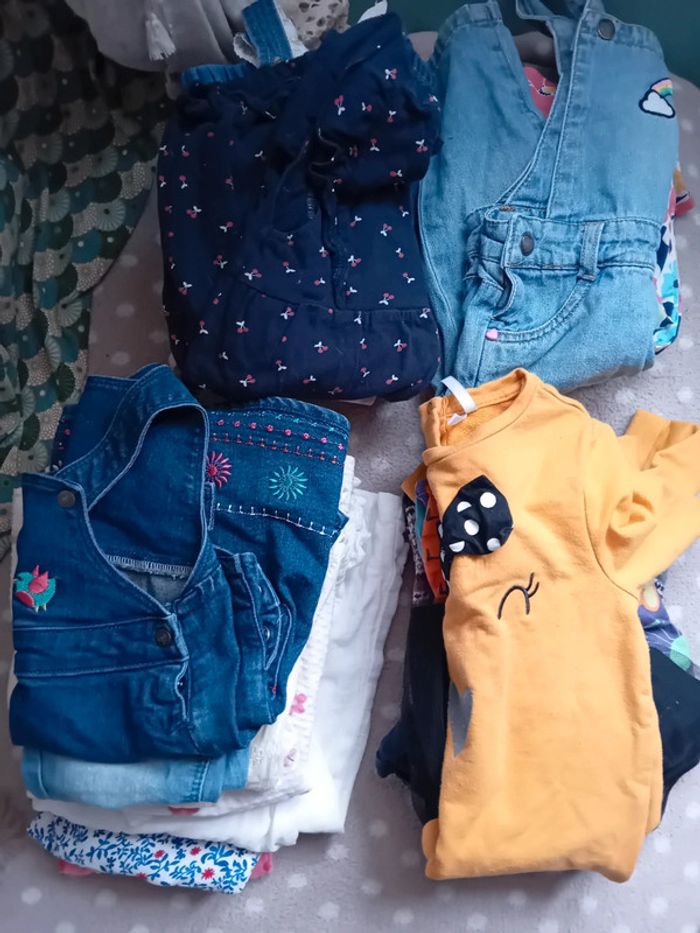 Lot de 20 vêtements 18 mois, 23 mois 24 mois 2 ans