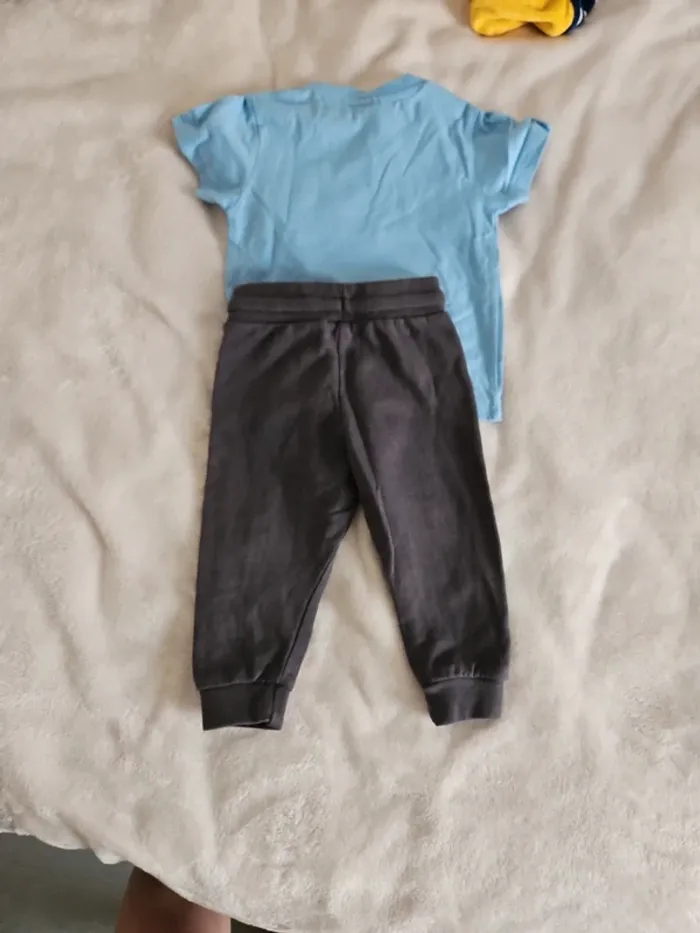 Ensemble jogging Tee-shirt 6 mois - photo numéro 3