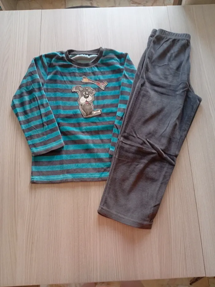 Pyjamas 2 pièces - photo numéro 4