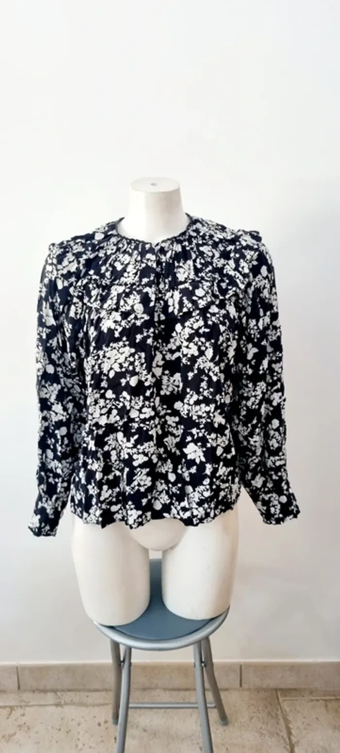 Blouse zara imprimée fleuri noir et blanc 38