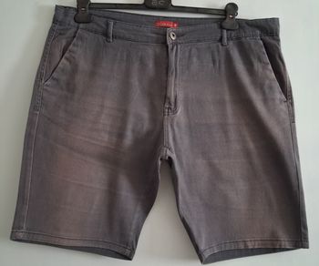 Bermuda gris taille 48
