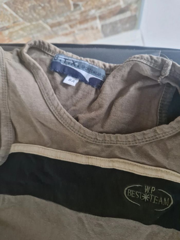 1 t shirt sans manche vert kaki noir marque sportsweear 8 ans - photo numéro 2
