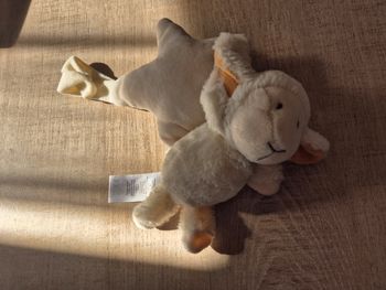 Peluche mouton musical