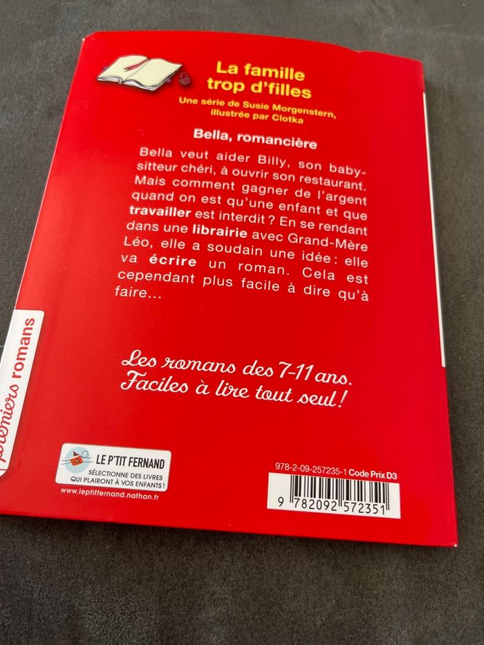 Livre premiers romans la famille trop d’filles Bella romancière - photo numéro 3