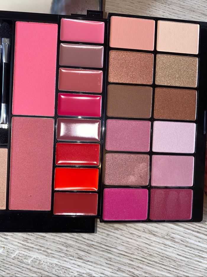 Maquillage femme - photo numéro 4