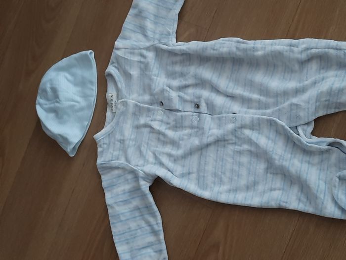 Ensemble pyjama et bonnet