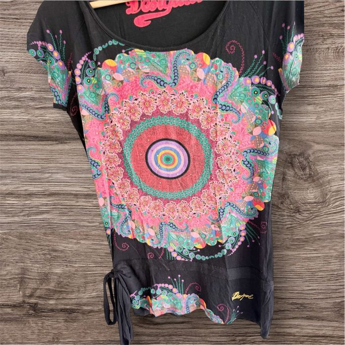 T-shirt manches courtes  noir à motifs multicolore desigual taille 38 M - photo numéro 2