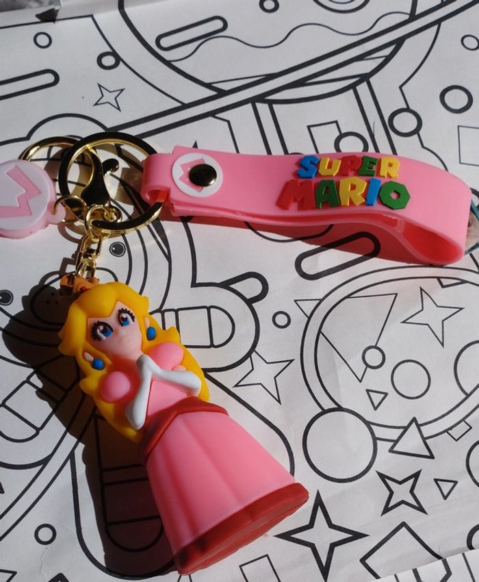Porte clefs figurine Princesse Peach monde de Mario Nintendo - photo numéro 2