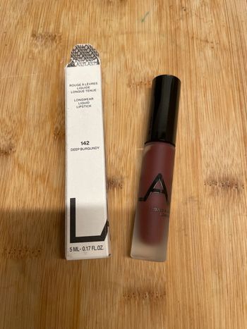 Last rouge à lèvres liquide longue tenue  Teinte 142 deep burgundy