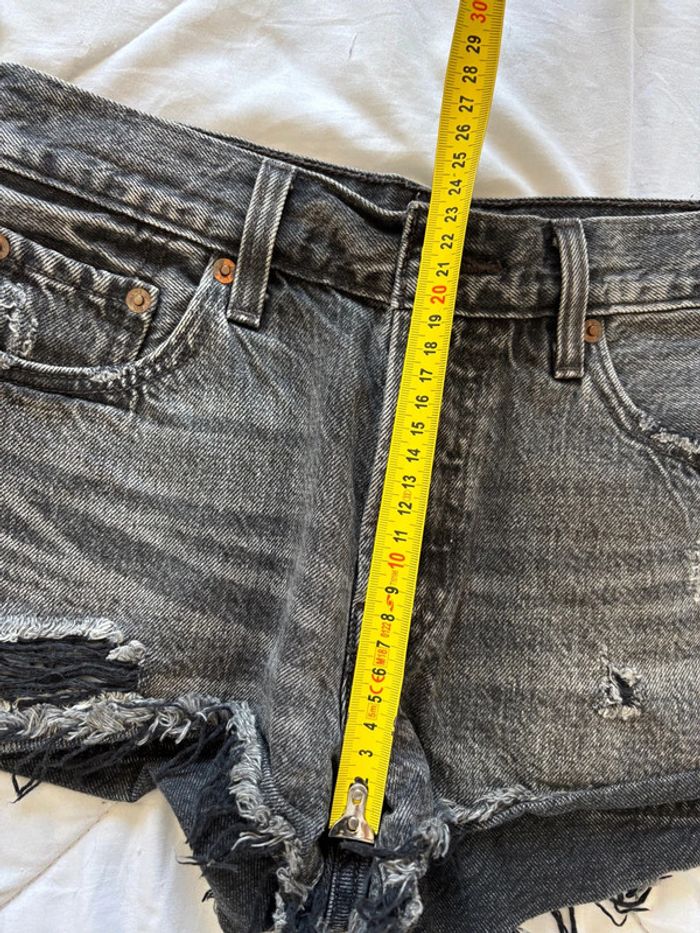Levi’s 501 vintage court mini destroy W27 / 36‑38 S/M – mi taille gris foncé style cut off - photo numéro 17