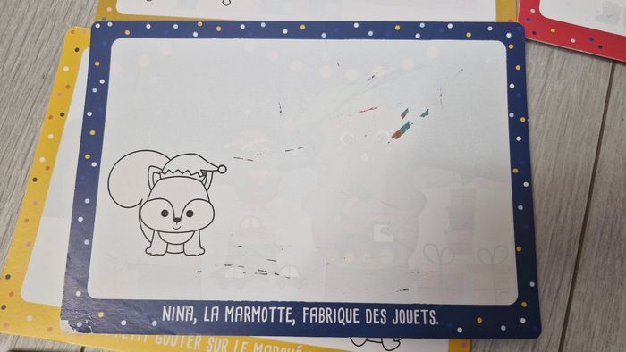 Boite pinceau magique NoelBoite mon premier pinceau magique sur le thème de Noël. 8 cartes à peindre avec le pinceau fourni et de l'eau pour faire apparaître le dessin coloré. Une seule fiche légèrement abîmée. + un coloriage et stickers neuf inclus - photo numéro 7