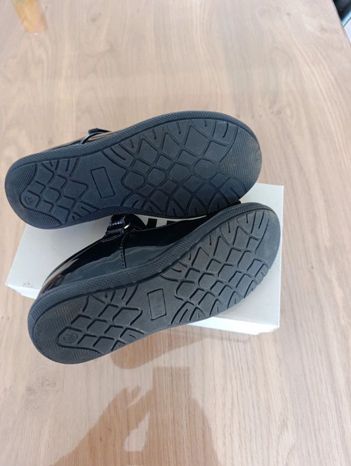 Chaussure fille taille 29 - photo numéro 3