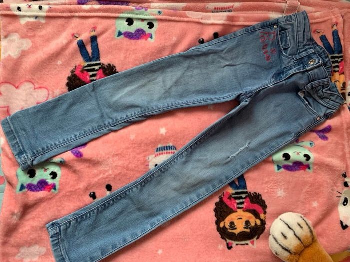 Jeans 6ans tape à l’œil