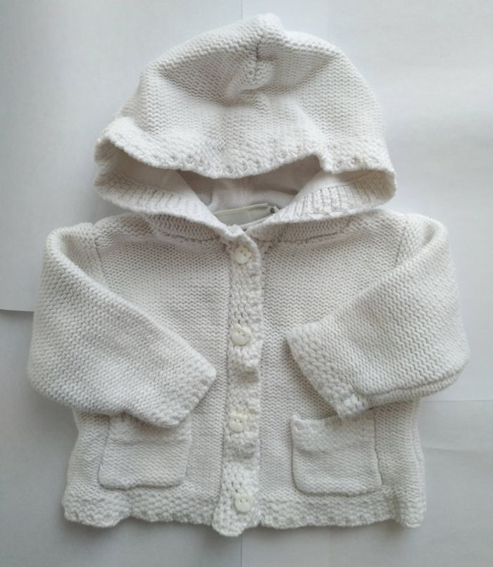 Gilet boutonné à capuche Bout'chou taille 12 mois