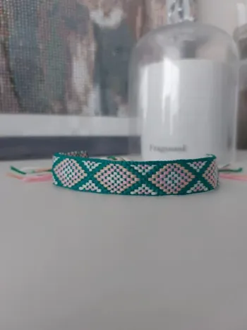 Bracelet tissé vert et rose