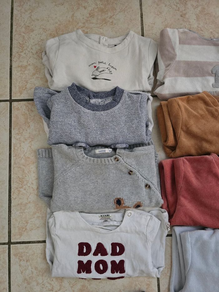 Gros lot vêtements 18 mois bébé fille garçon bodys pyjamas - photo numéro 2