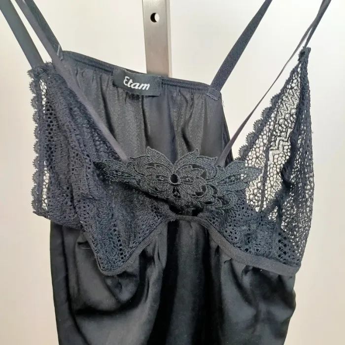 Nuisette noire satinée Etam avec dentelle florale, bretelles fines croisées, taille M A941 - photo numéro 4