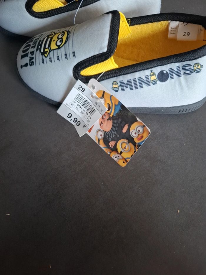 Chaussons neufs les Minions 29 - photo numéro 2