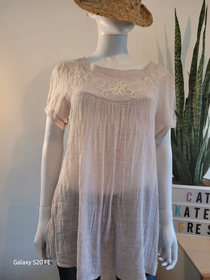 T shirt avec broderies - photo numéro 2