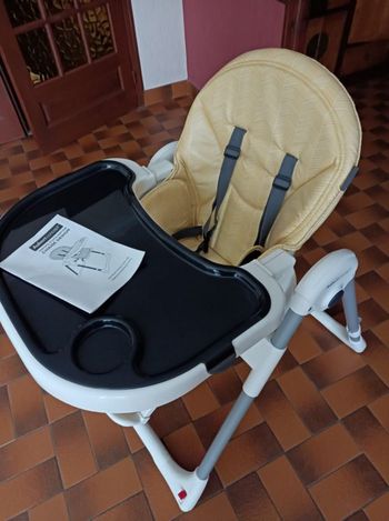 Chaise haute comme neuve