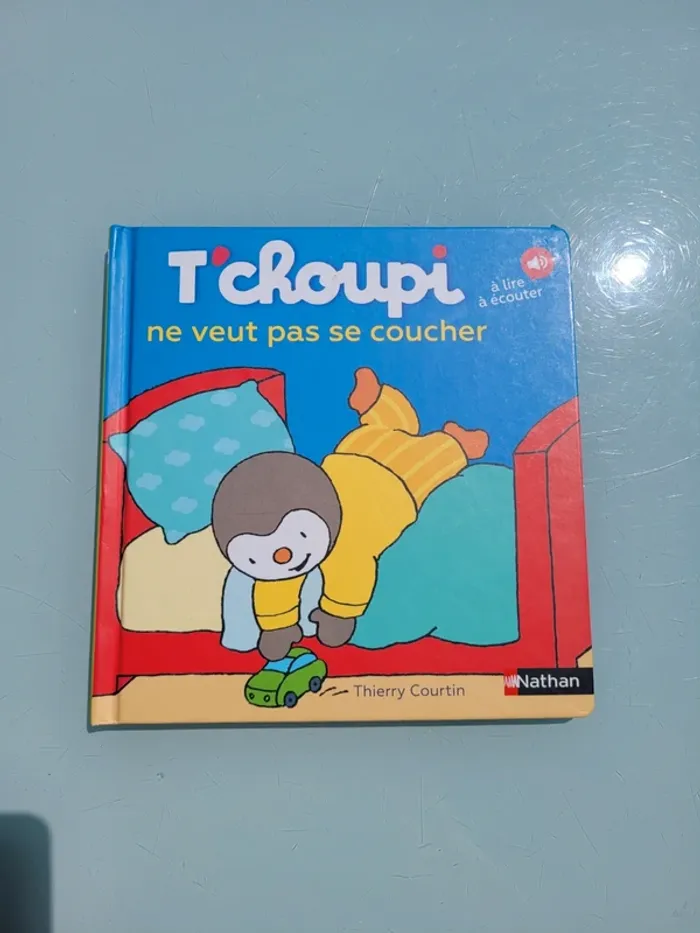 Livre T'choupi : à lire et à écouter, tome 39 : T'choupi ne veut pas se coucher (82) - photo numéro 2
