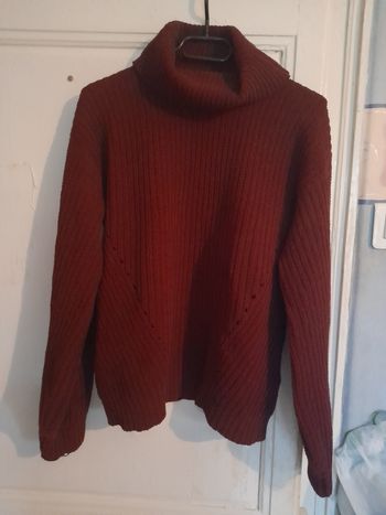 Pull bordeaux en maille, marque Kiabi, taille M
