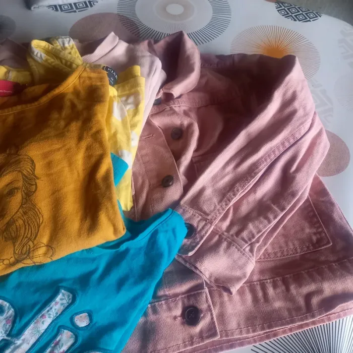 Lot vêtements fille 6 ans - photo numéro 3