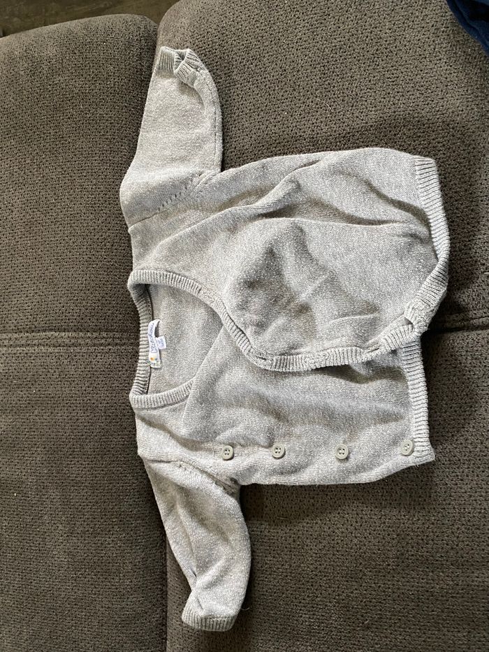 Lot gilet 1 mois - photo numéro 3