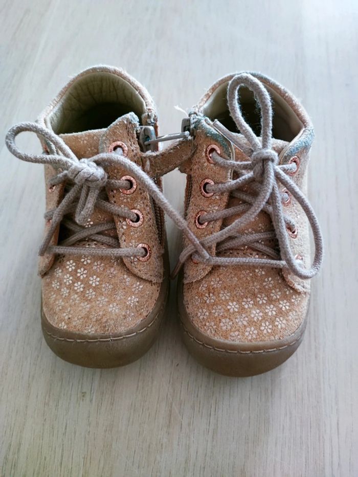 Chaussure premier pas taille 19