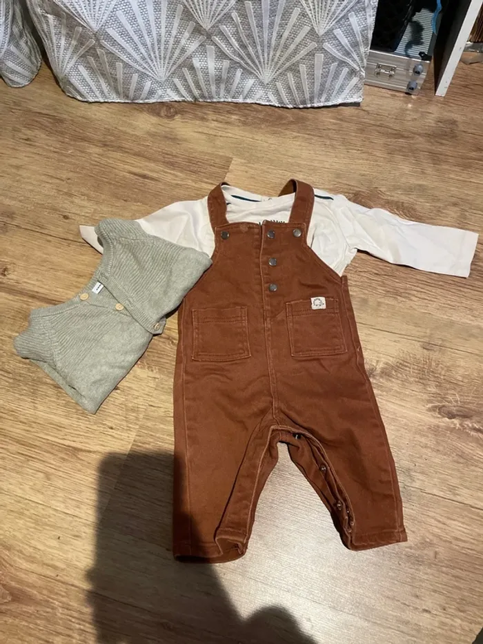 Ensemble Little cigogne salopette, haut manche longue et gilets