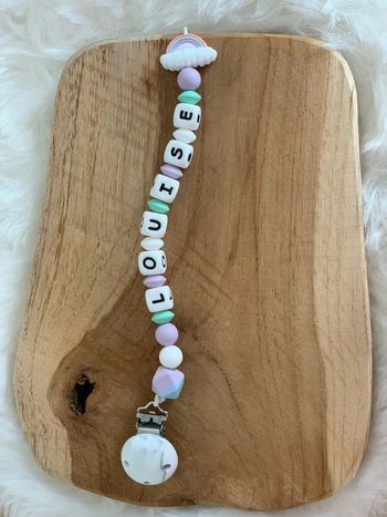 Attache-tétine en silicone personnalisée