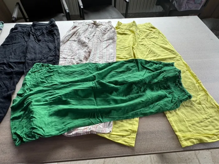 Lot de 4 pantalons 10 ans (été)