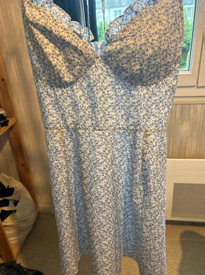 Tres jolie robe taille 38 - photo numéro 3
