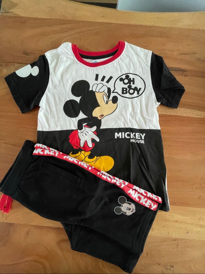 Pyjama taille 8 ans