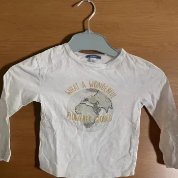 Tee-shirt fille OKAIDI – 4 ans – Un monde fleuri à porter !