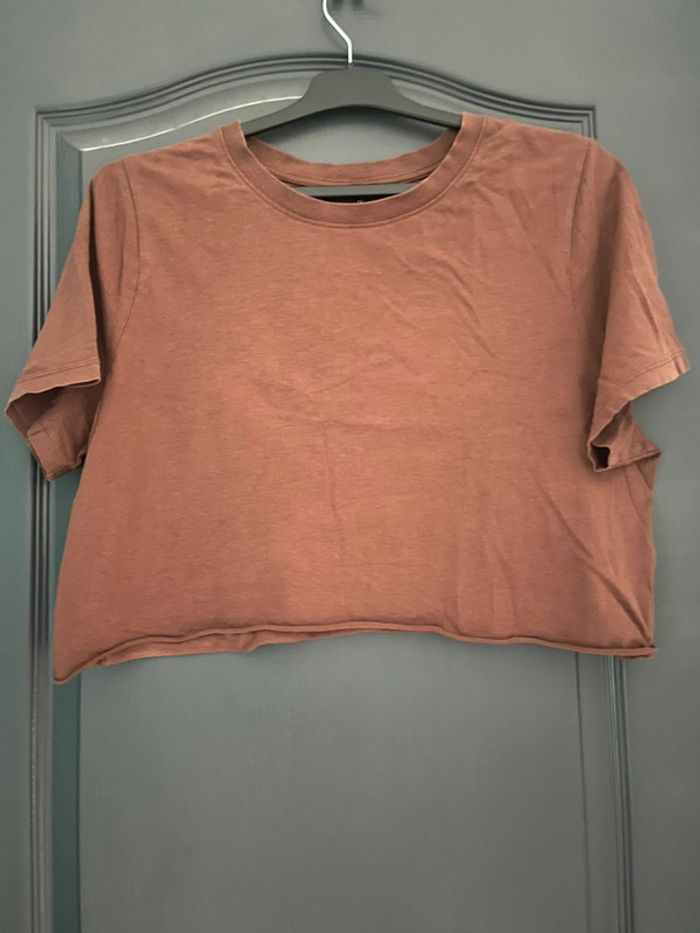 T-shirt marron court - photo numéro 3