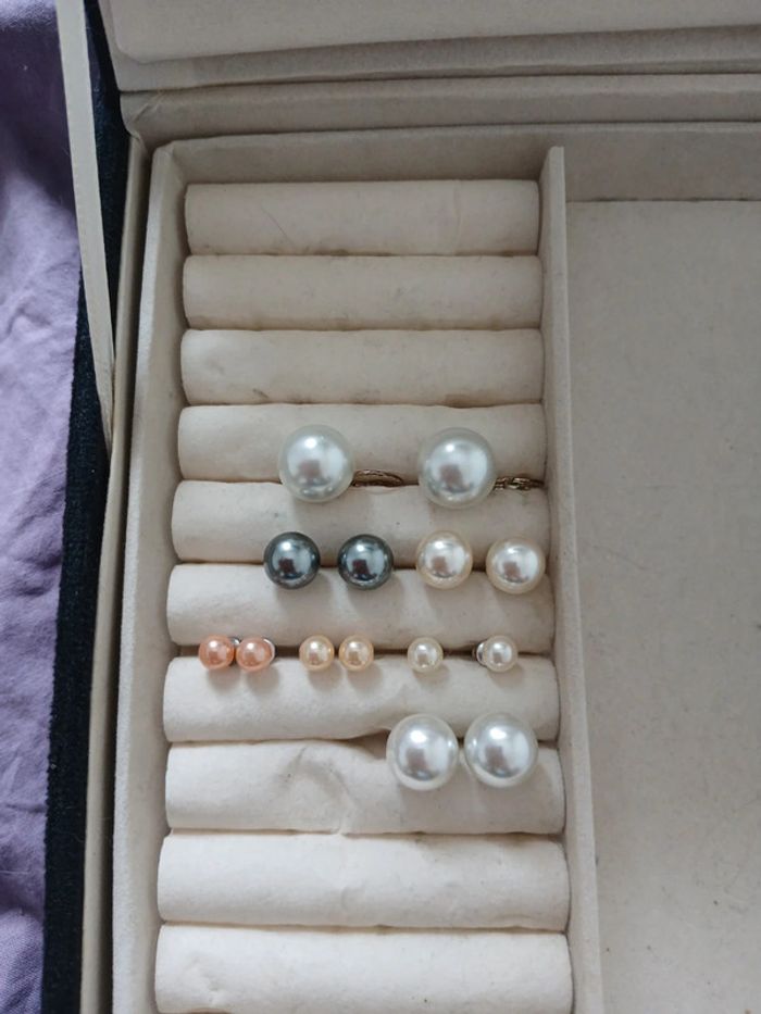 Lot de boucles d'oreilles perles