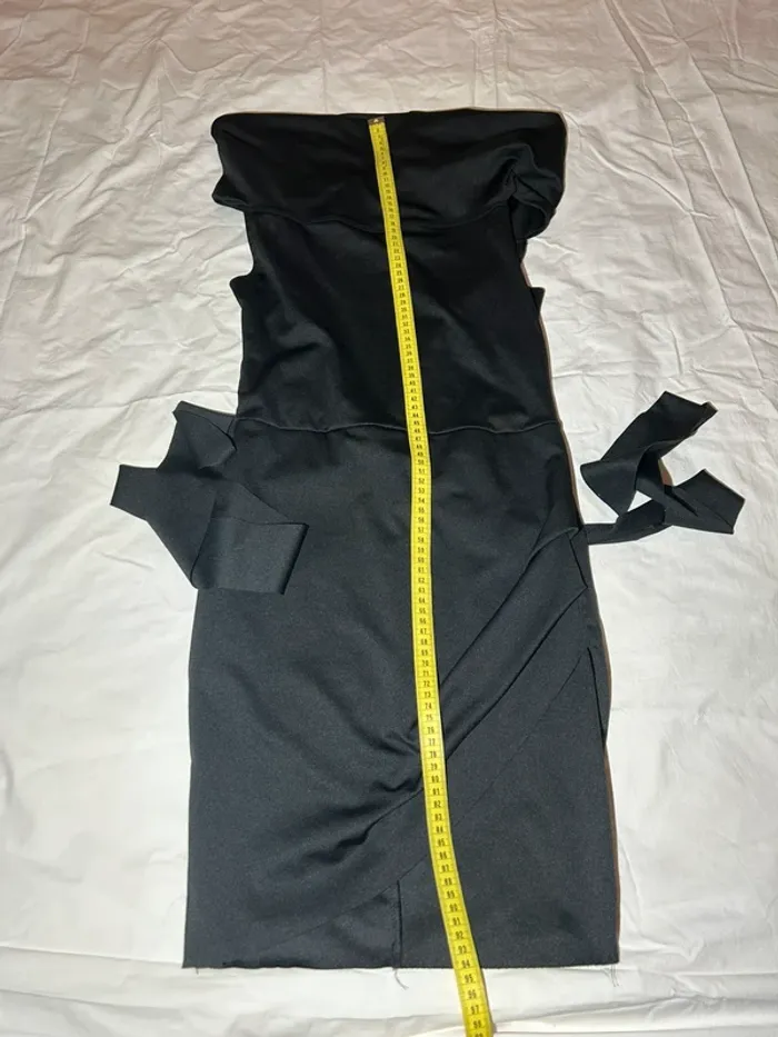 Robe noire cbr - photo numéro 10