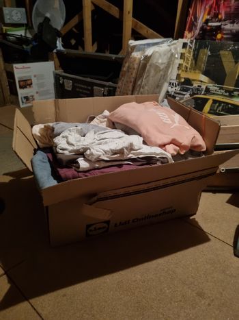Lots de 35 pièces de vêtements